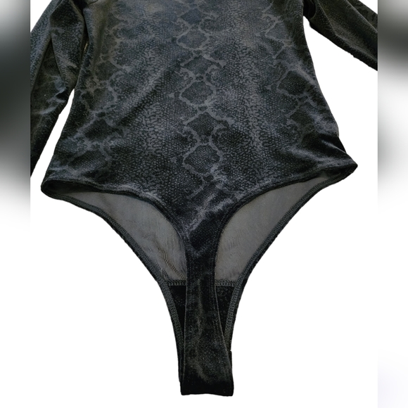 Good American the Wilder One Snakeskin Bodysuit Sz 2 black - Picture 9 of 14